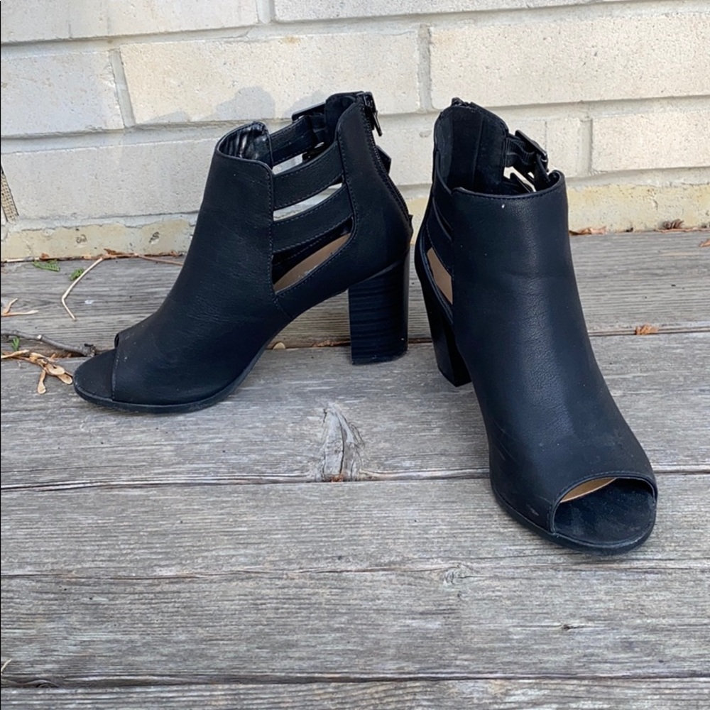 Women’s faux leather peep toe heels with buckles